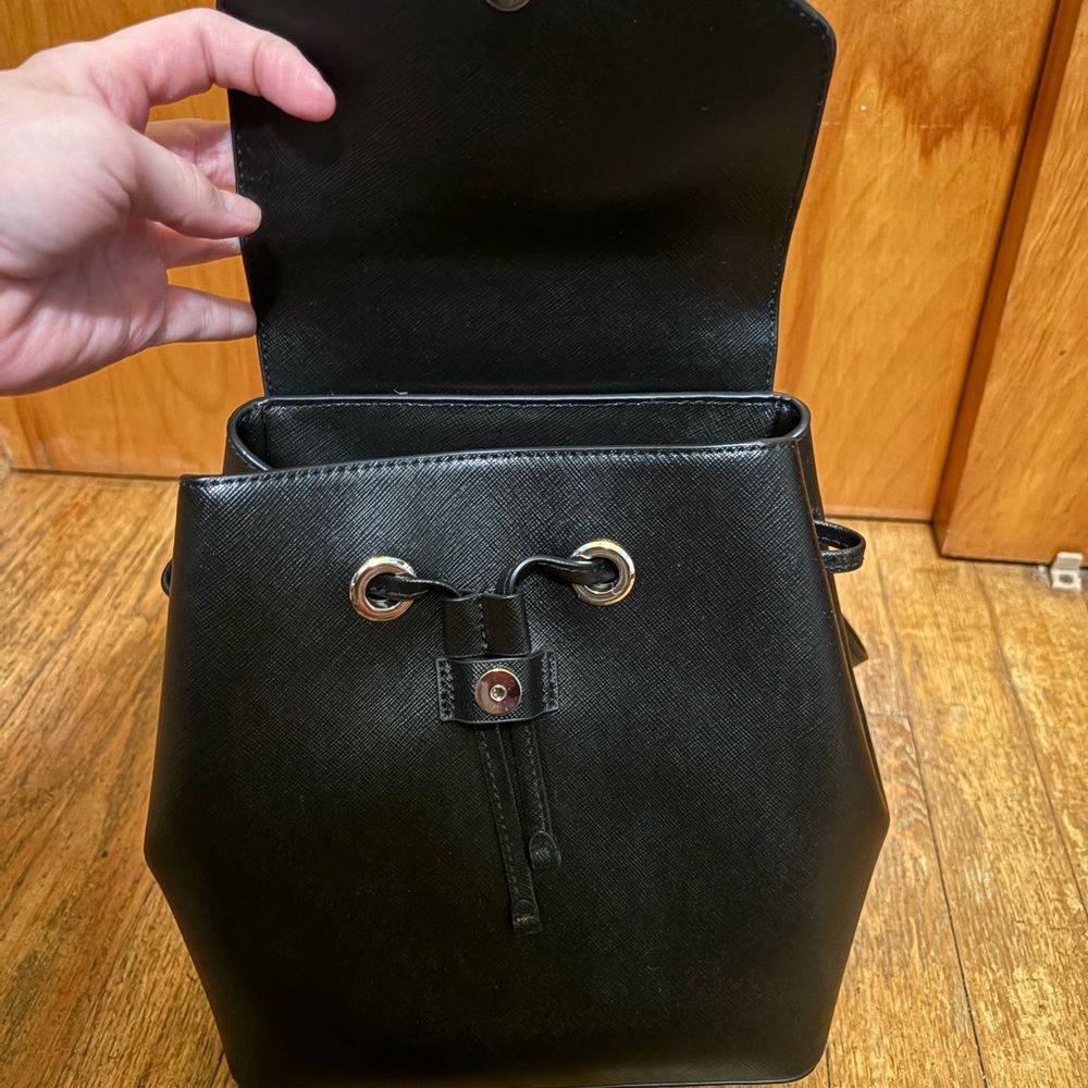 Kate Spade Medium Flap Drawstring Backpack ♠️ - Picture 4 of 5